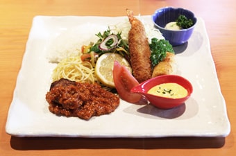 お昼メニュー 天神大名のランチのお店 さくらさくら